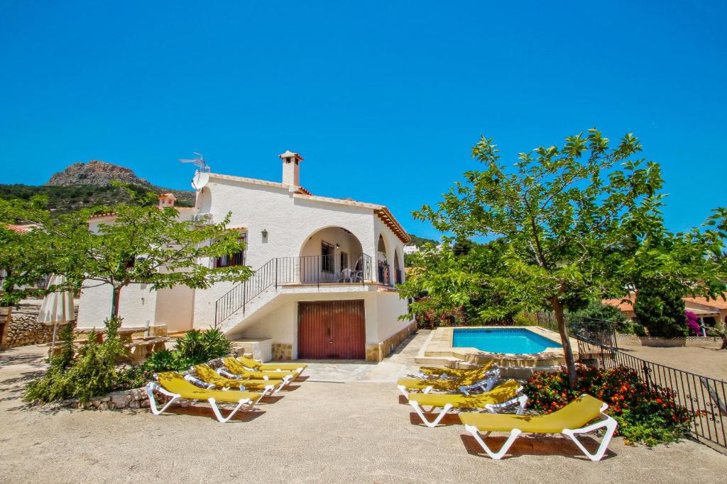 Laura-28A - traditionally furnished detached villa with peaceful surroundings in Calpe - 4
