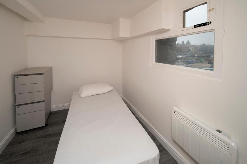Harbourside Hostel Bristol photo