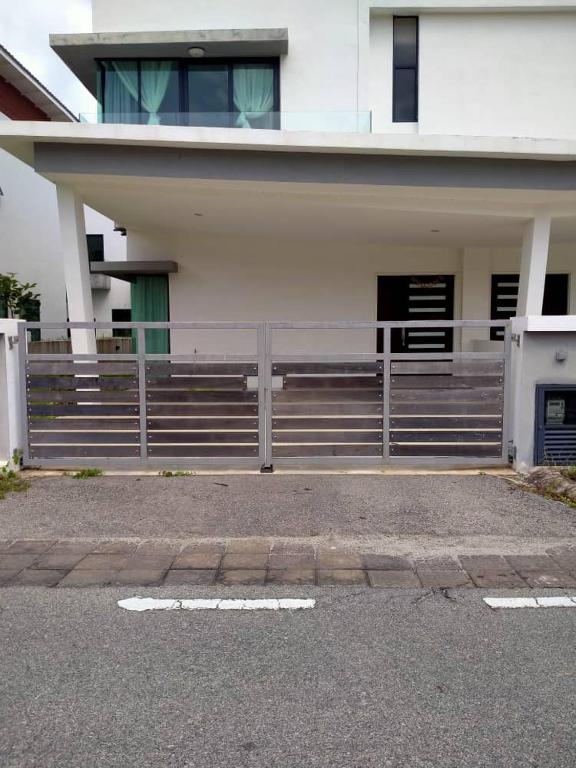 TIARA BAY HOMESTAY, MARINA ISLAND, LUMUT, SITIAWAN, MANJUNG photo
