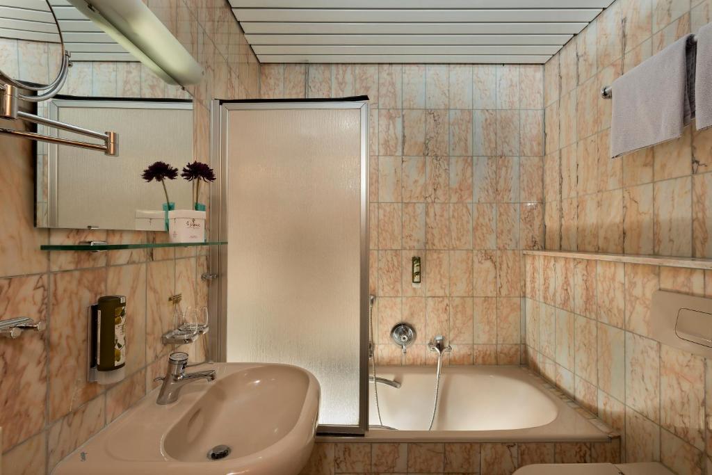 Hotel Harheimer Hof photo