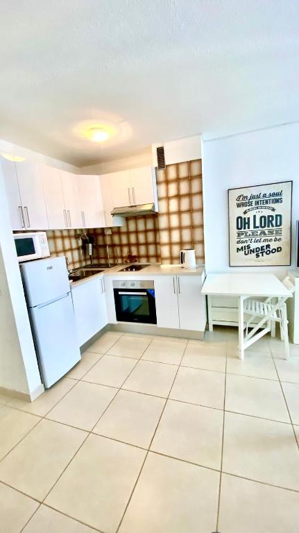 Lovely Studio Los Cristianos WIFI, Cable TV, Pool - 4