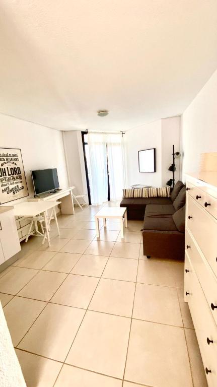 Lovely Studio Los Cristianos WIFI, Cable TV, Pool - 2