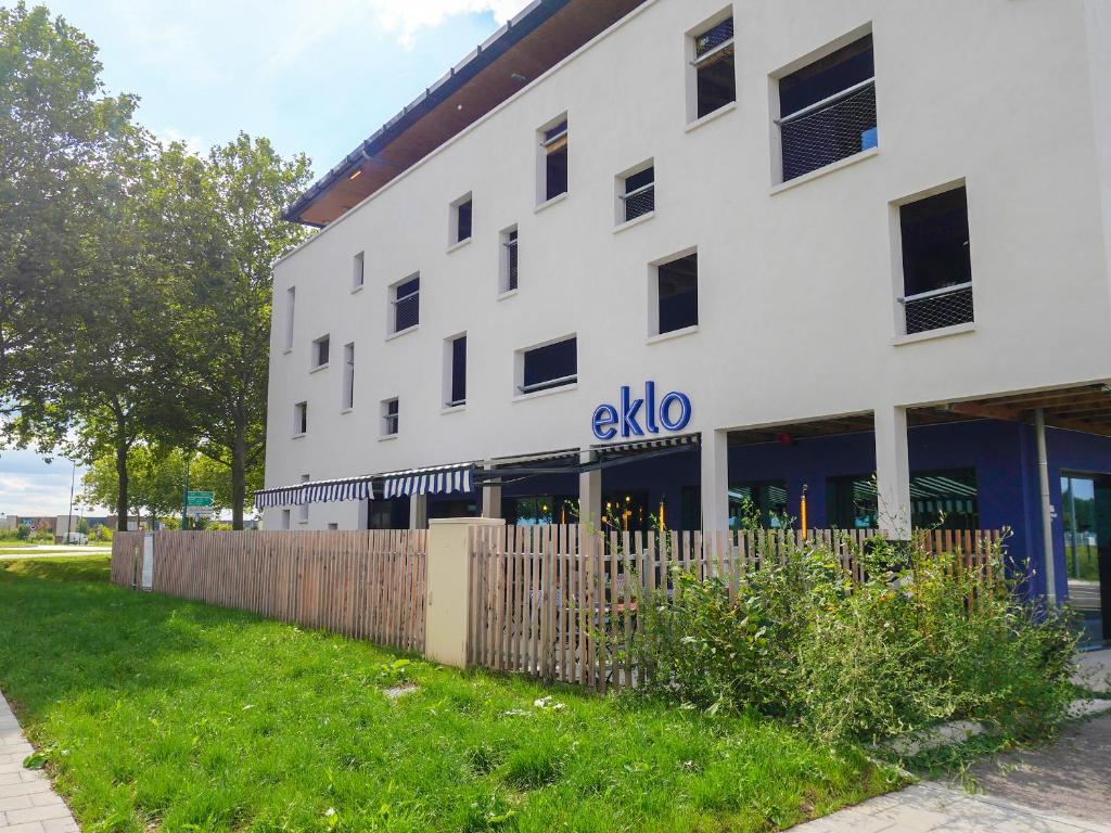 Eklo Marne La Vallee photo