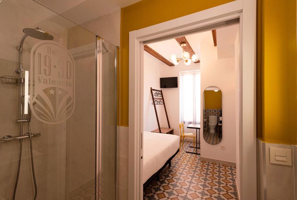 Hotel 19-30 Valencia photo