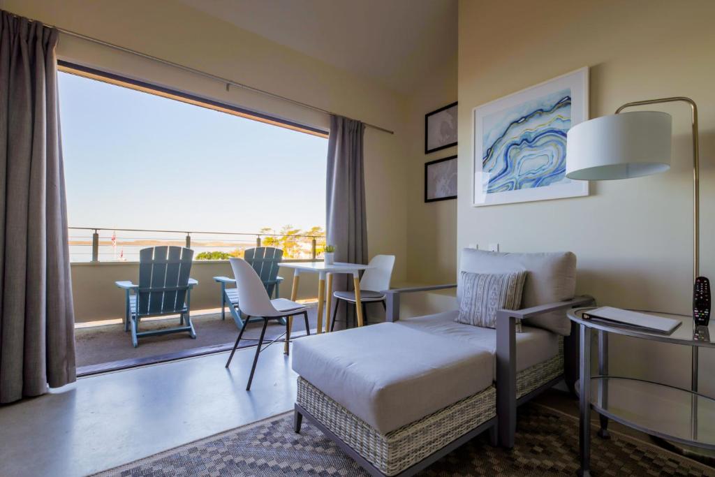 Baywood Inn Bed & Breakfast photo