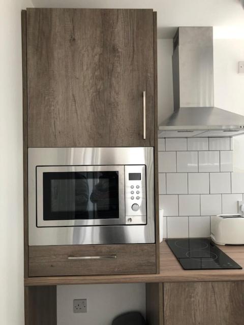 Luxury Lavish Studio Apartments LE1 photo
