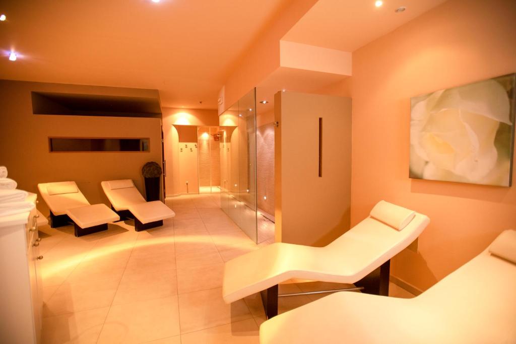 Hotel Chrys - 4