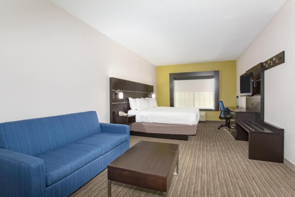 Holiday Inn Express Hotel & Suites Fort Collins Photo 46