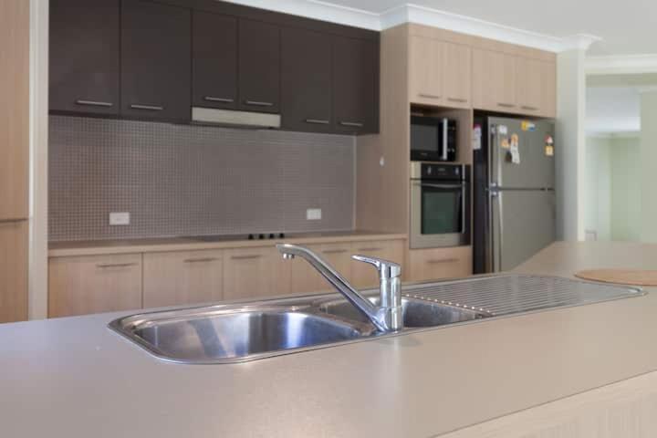 Immaculate House, Indulgent Living! photo
