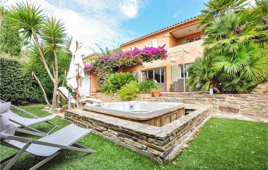 3 Bedroom Lovely Home In Le Lavandou - 1