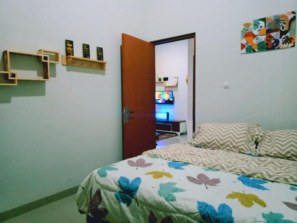 Villa Lembang Syariah near park & Zoo photo