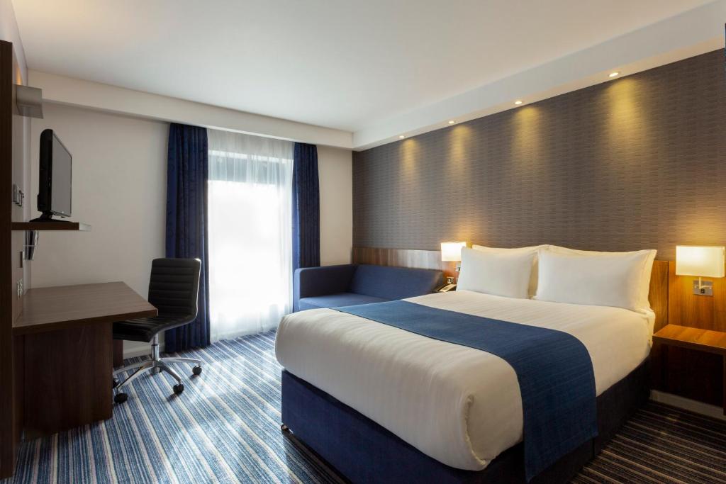 Holiday Inn Express Dunstable Photo 39