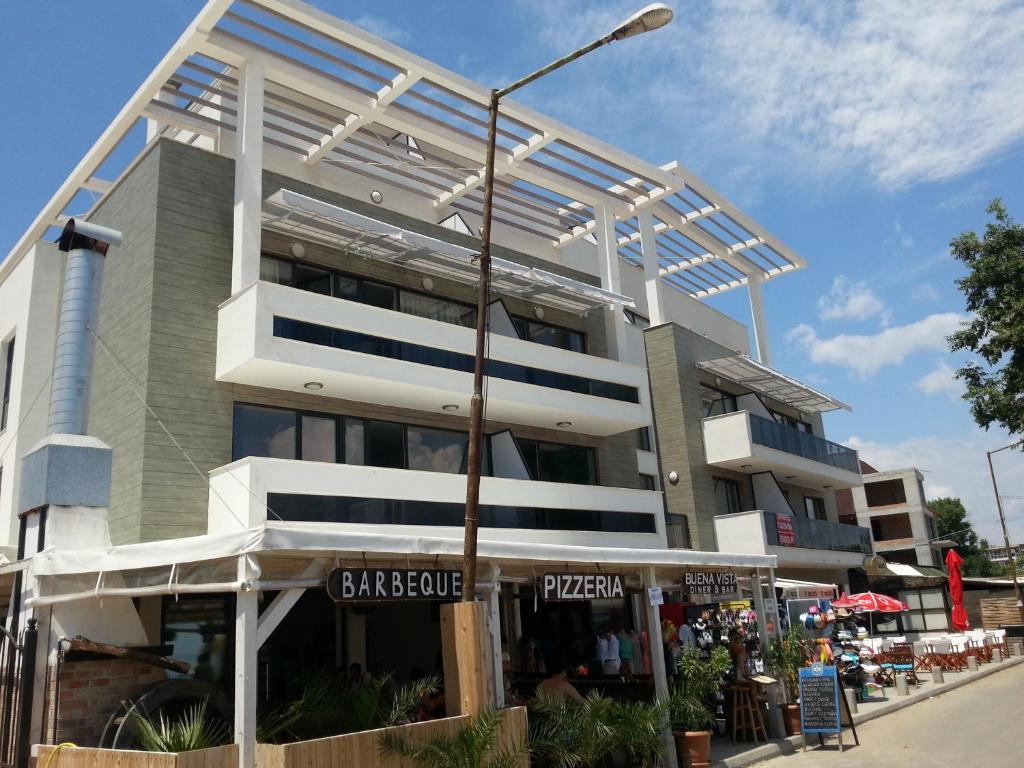 Апартаменти Азур (Azur Apartments)