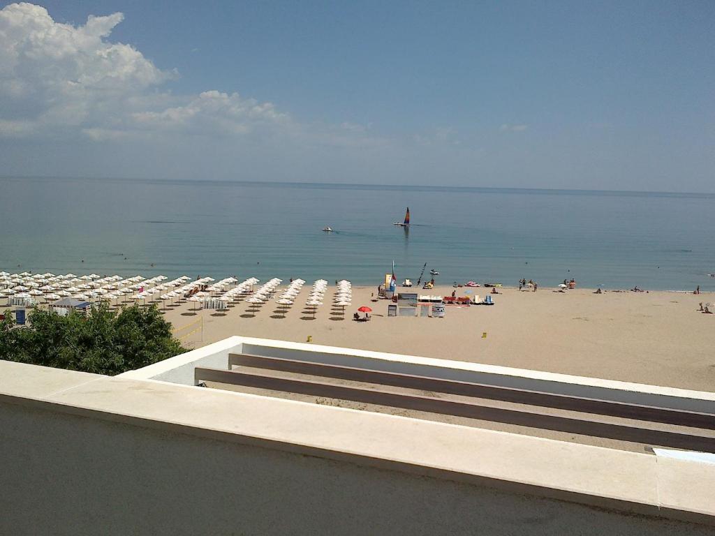 Апартаменти Азур (Azur Apartments)