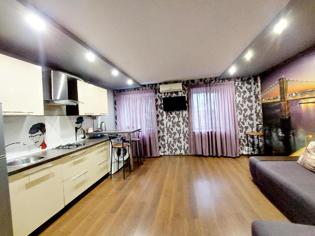 Современная квартира на Старокозацкой 27, центр, 4 раздельных спальных места, Dněpropetrovsk