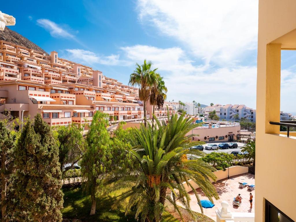 651 Bright establishment, heated pool and Wi Fi, Los Cristianos