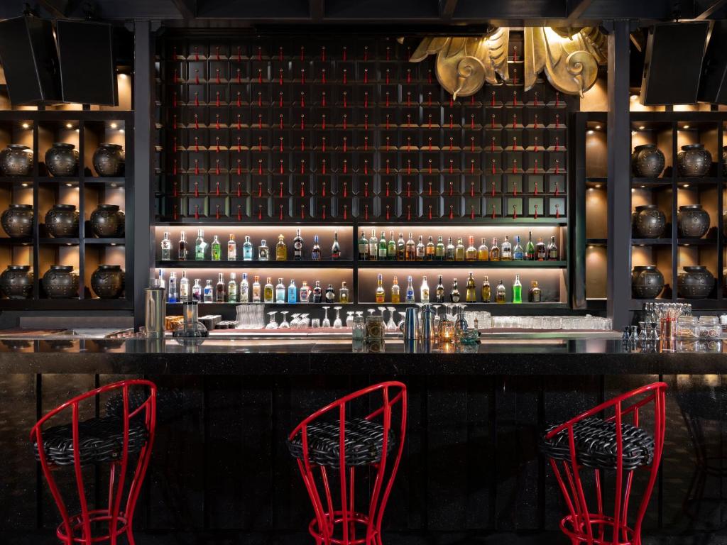 อาหารและเครื่องดื่ม