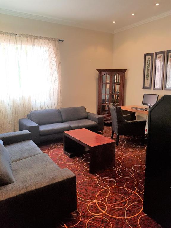 Lady Hamilton Hotel Photo 9