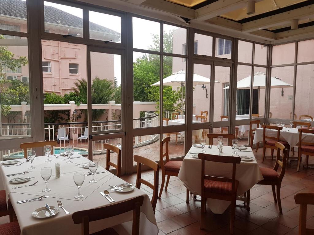 Lady Hamilton Hotel Photo 13