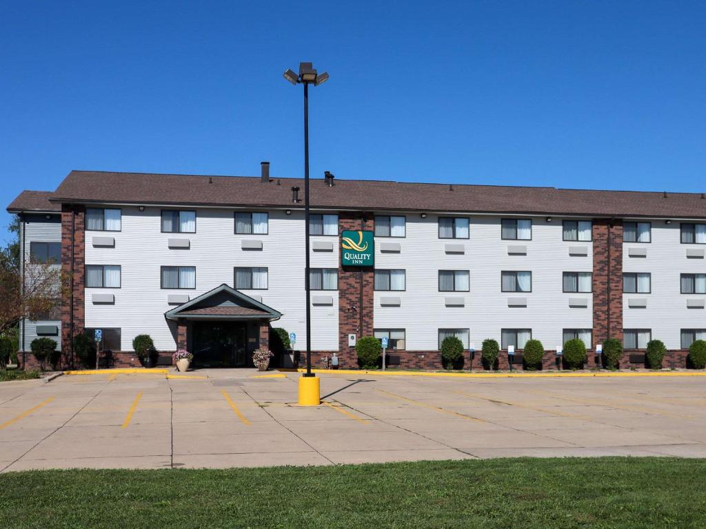 Quality Inn & Suites Bloomington I-55 and I-74, Bloomington