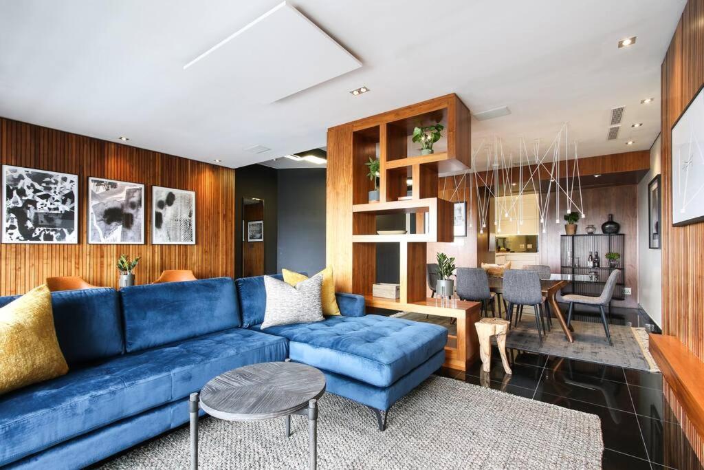 The Number Collection 5102, Kapské Město