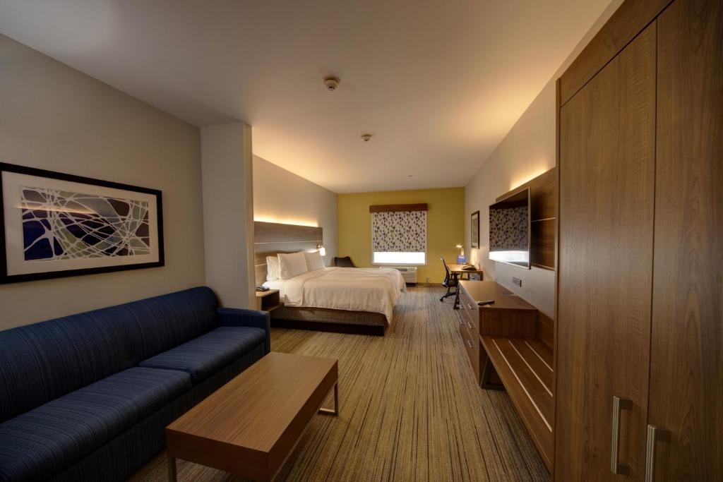 Holiday Inn Express Hotel & Suites Oklahoma City-West Yukon photo