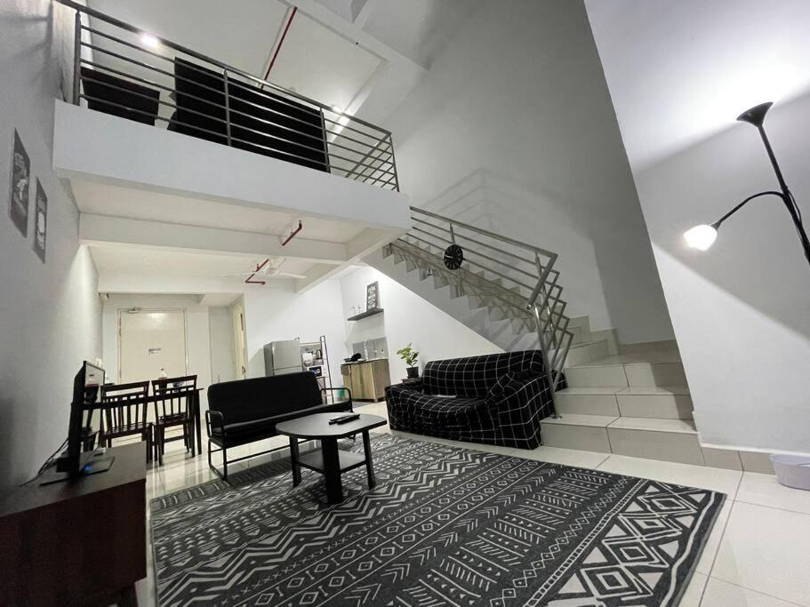 Minimalist Loft5 DeCentrum WifiNetflix, Kajang