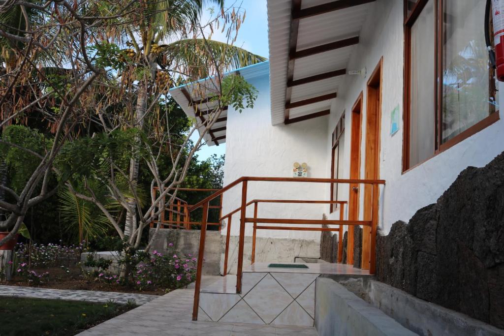 Cartago Bay photo