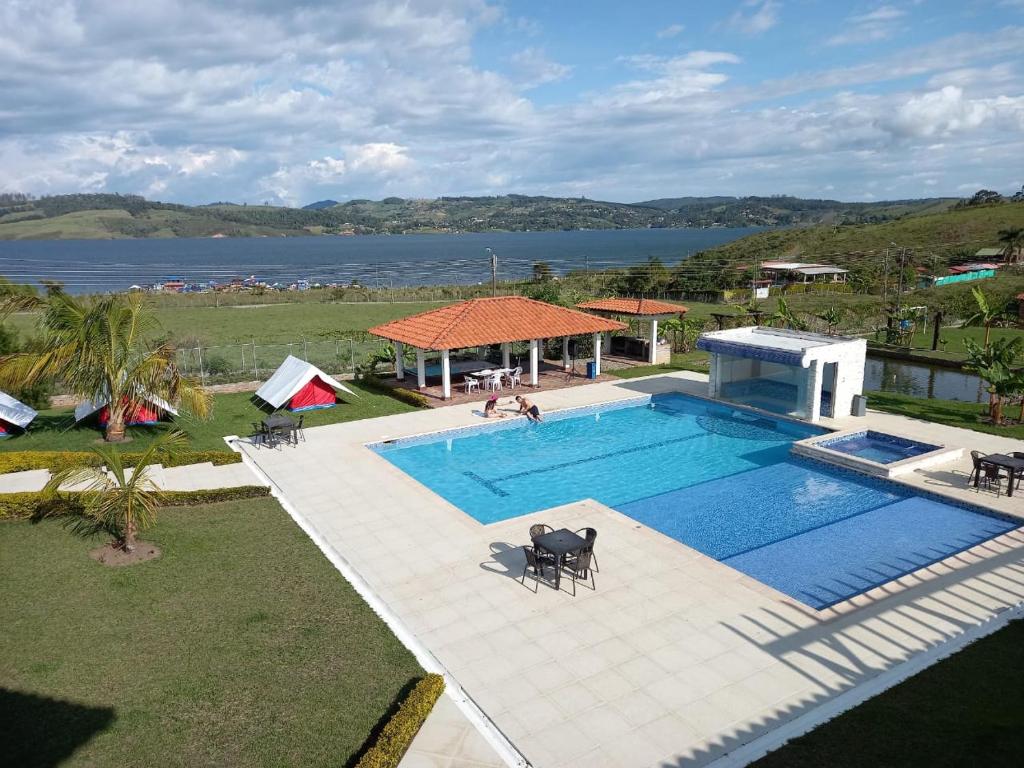 Lake House Calima — Hotel in Calima