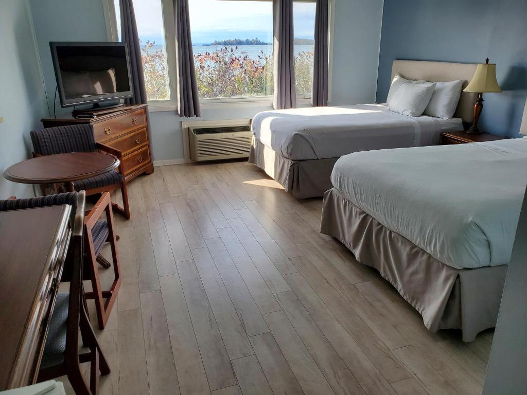 Carolyn Beach Inn photo