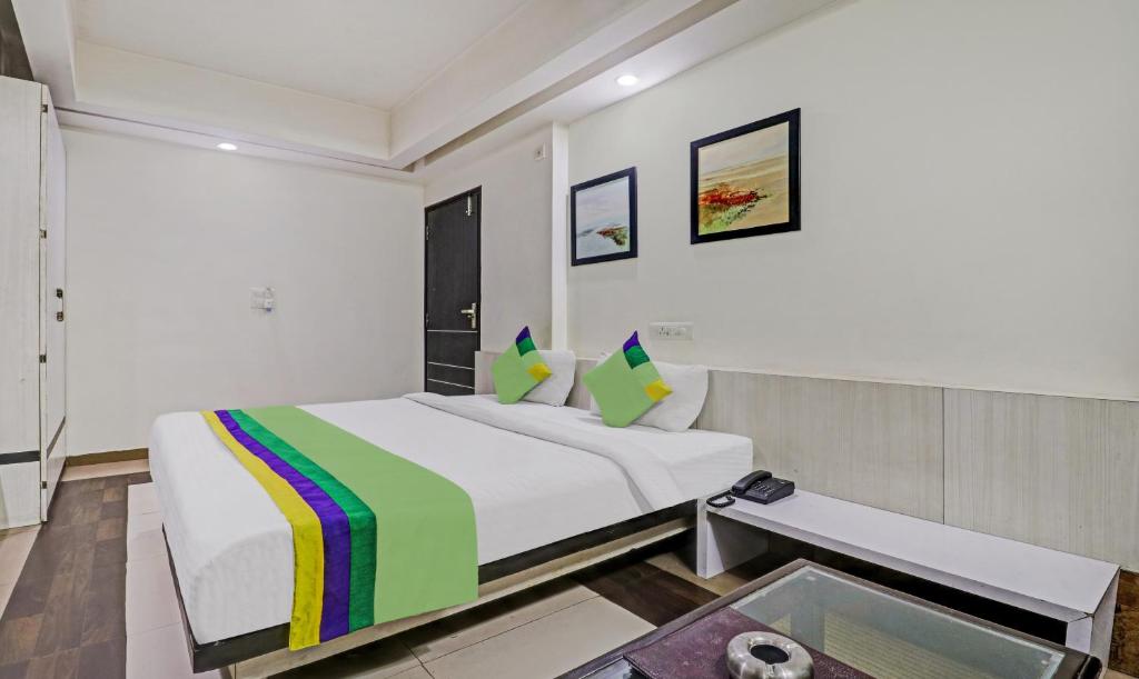 Collection O 27658 Hotel New Mohit Regency photo