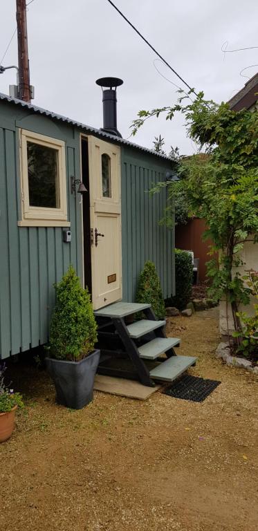 Elmdale Hut - Shepherds Hut photo