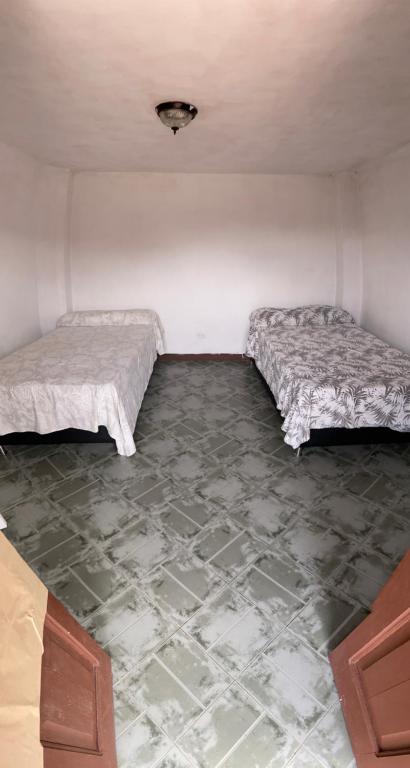 HOSTAL HOLLYWOOD INN photo