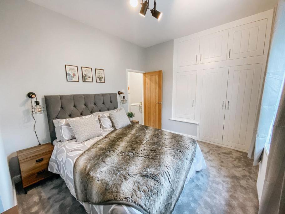 Little Red Holiday Home, Halifax photo 2