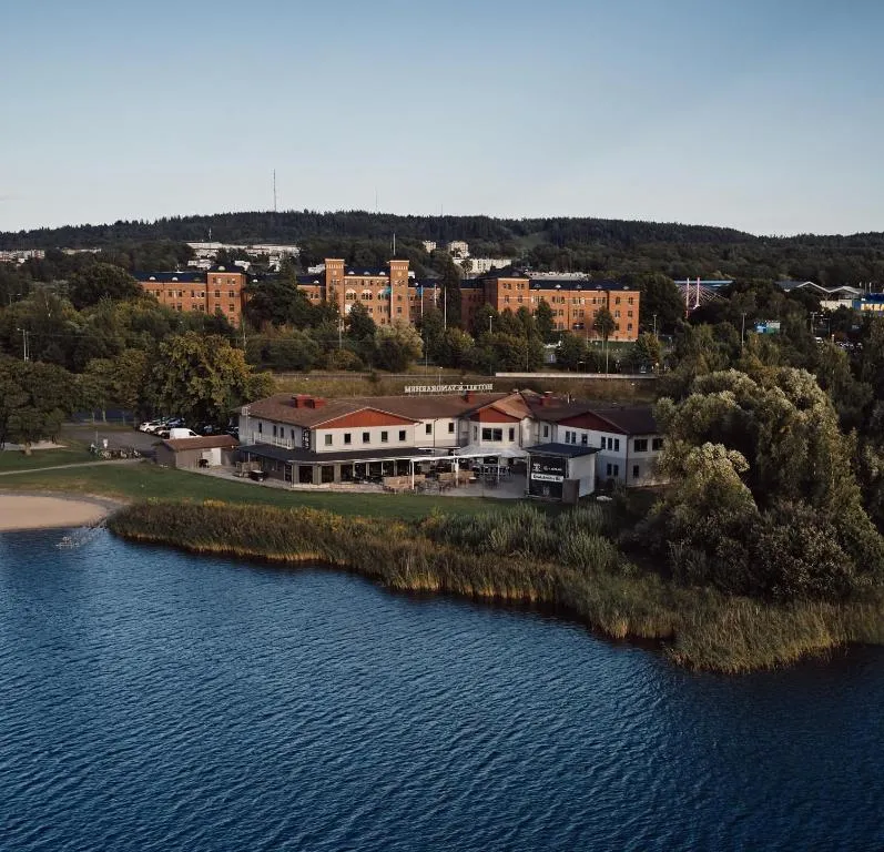 Hasse på Sjökanten Hotell & Restaurang, hotel v destinaci Jönköping