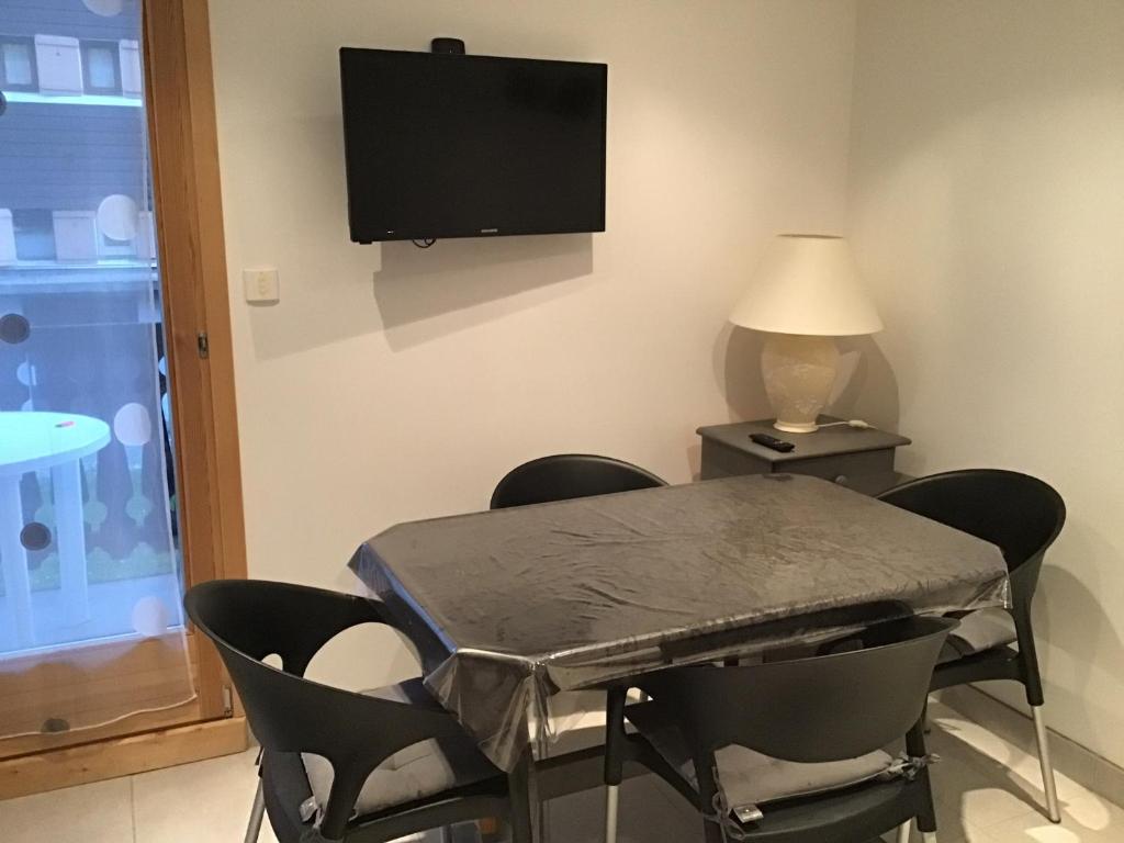 VAR50 - Studio 4 Pers centre des Carroz - 3
