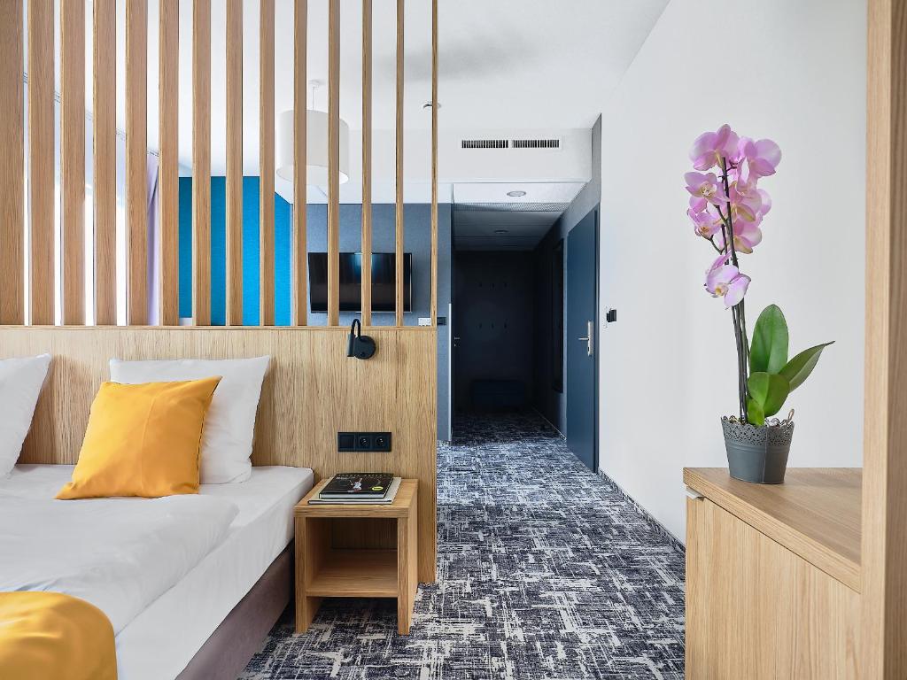 Tennis &amp; Country Club Hotel — Hotel in Modlnica