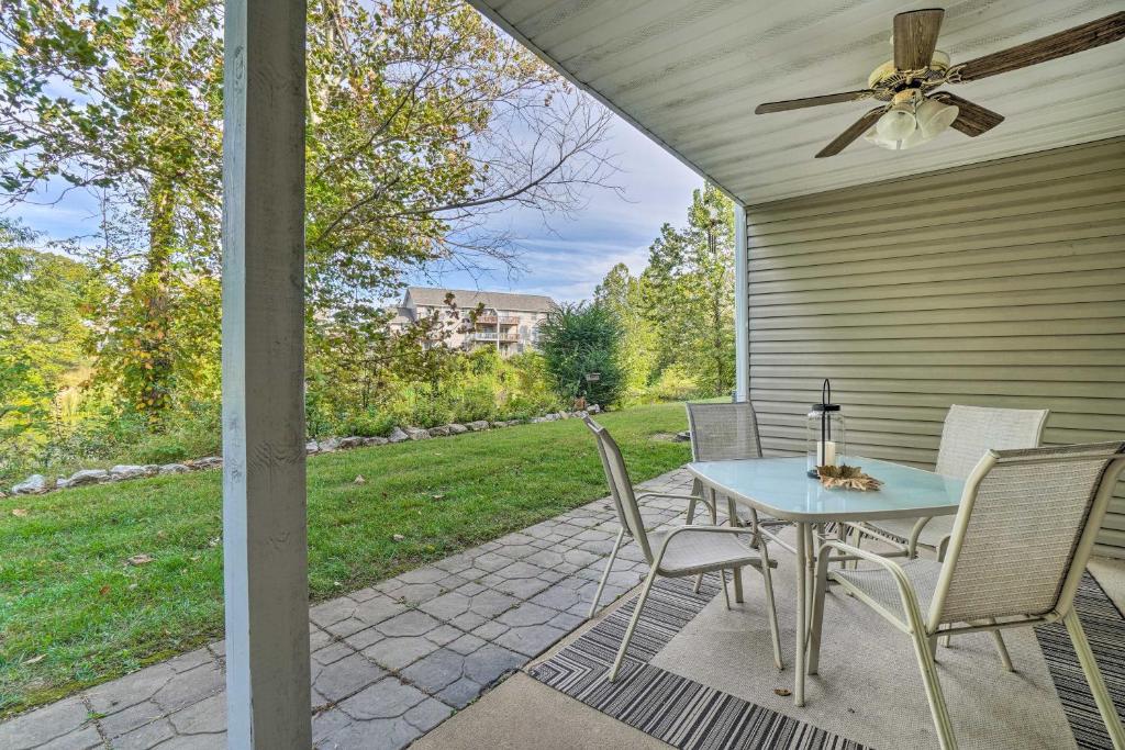 Sun-Soaked Lake Taneycomo Condo with Furnished Patio, Branson