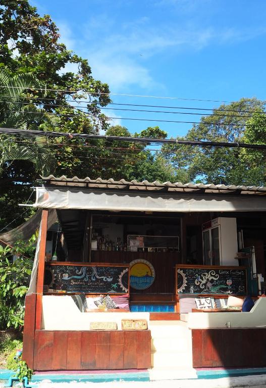 Exterior view, Sundaze Samet Hostel & Hangout in Ko Samet