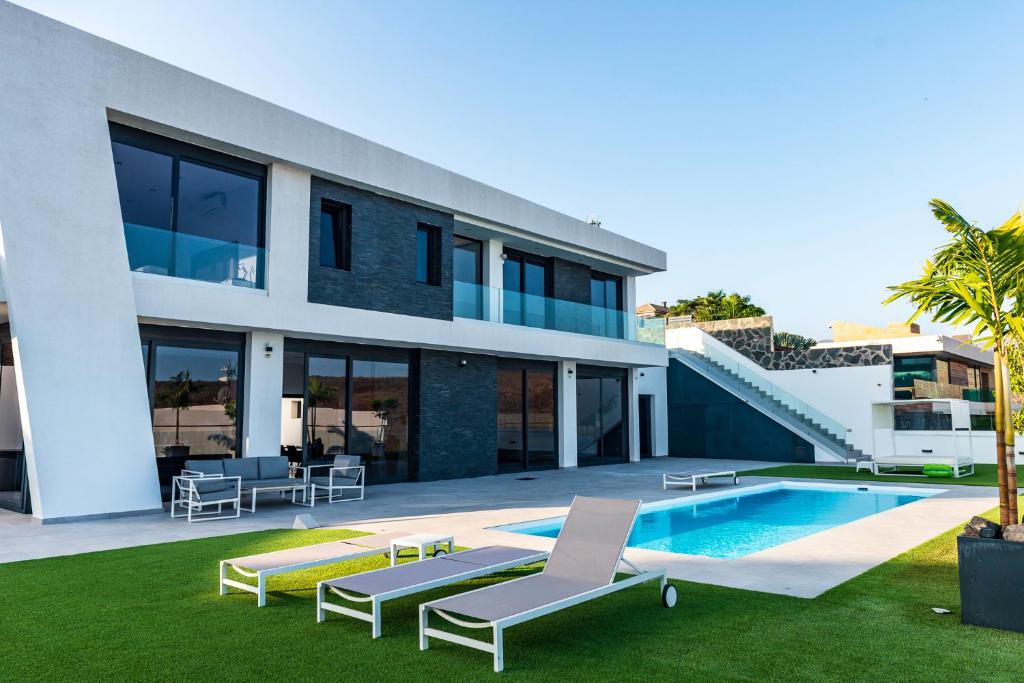 Blue Horizon Resort by Monte Leon - 4