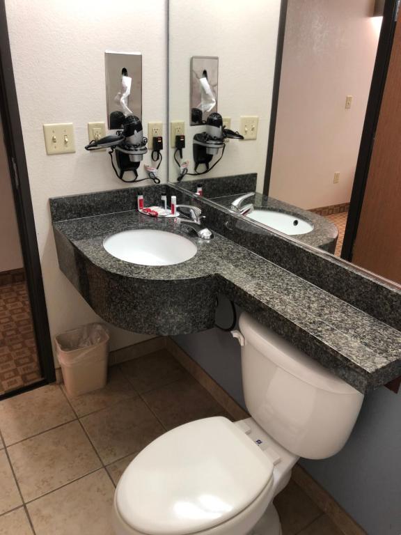 Microtel Inn & Suites by Wyndham Klamath Falls photo