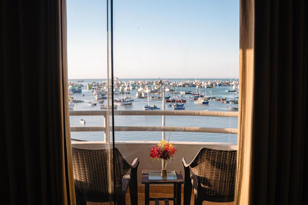 Hotel Marina Del Bay - 1