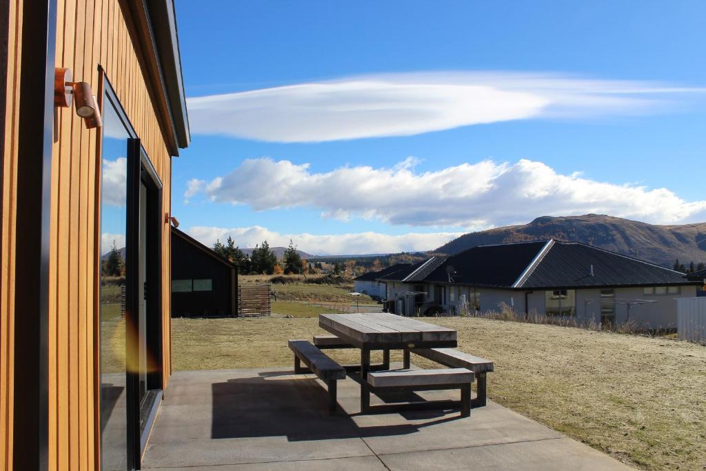 Exterior view, Loudon Lodge - Lake Tekapo in Lake Tekapo