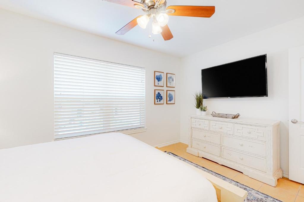 Star Beach Side Condominiums #105 photo