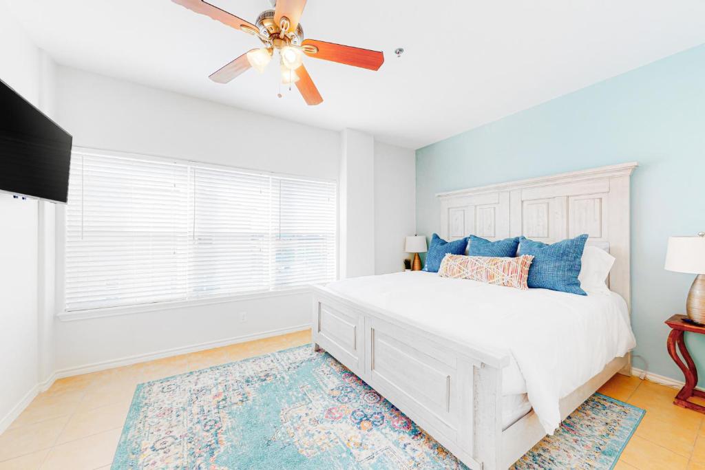Star Beach Side Condominiums #105 photo