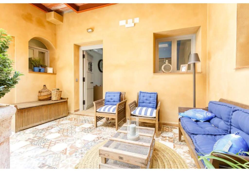 PATIO-Caleta Beach Home by Cadiz4Rentals - 1