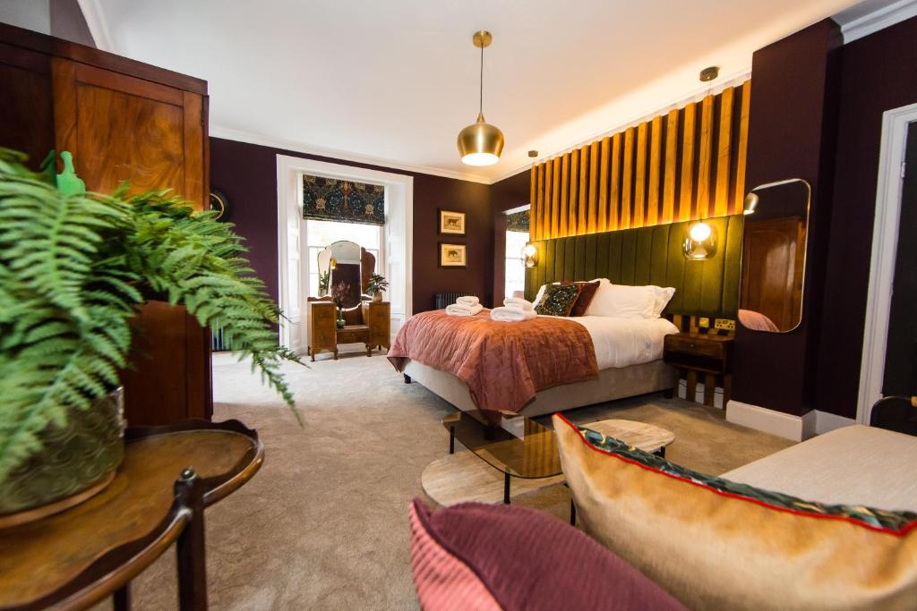 Skeldale House 'All Creatures Great &amp; Small' by Maison Parfaite — Hotel in Bainbridge