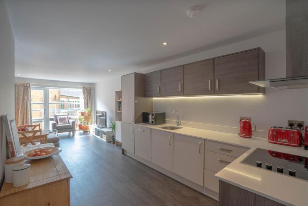 Gorgeous Spacious 2 Bed 2 Bath Apartment photo