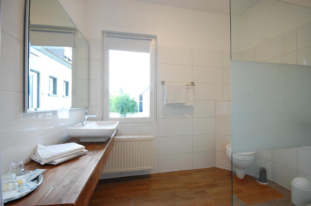 Hotel Haus Isenburg photo