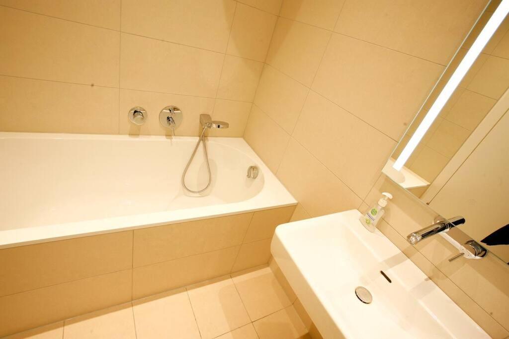 Top Central Apartment on Karlsplatz Vienna photo